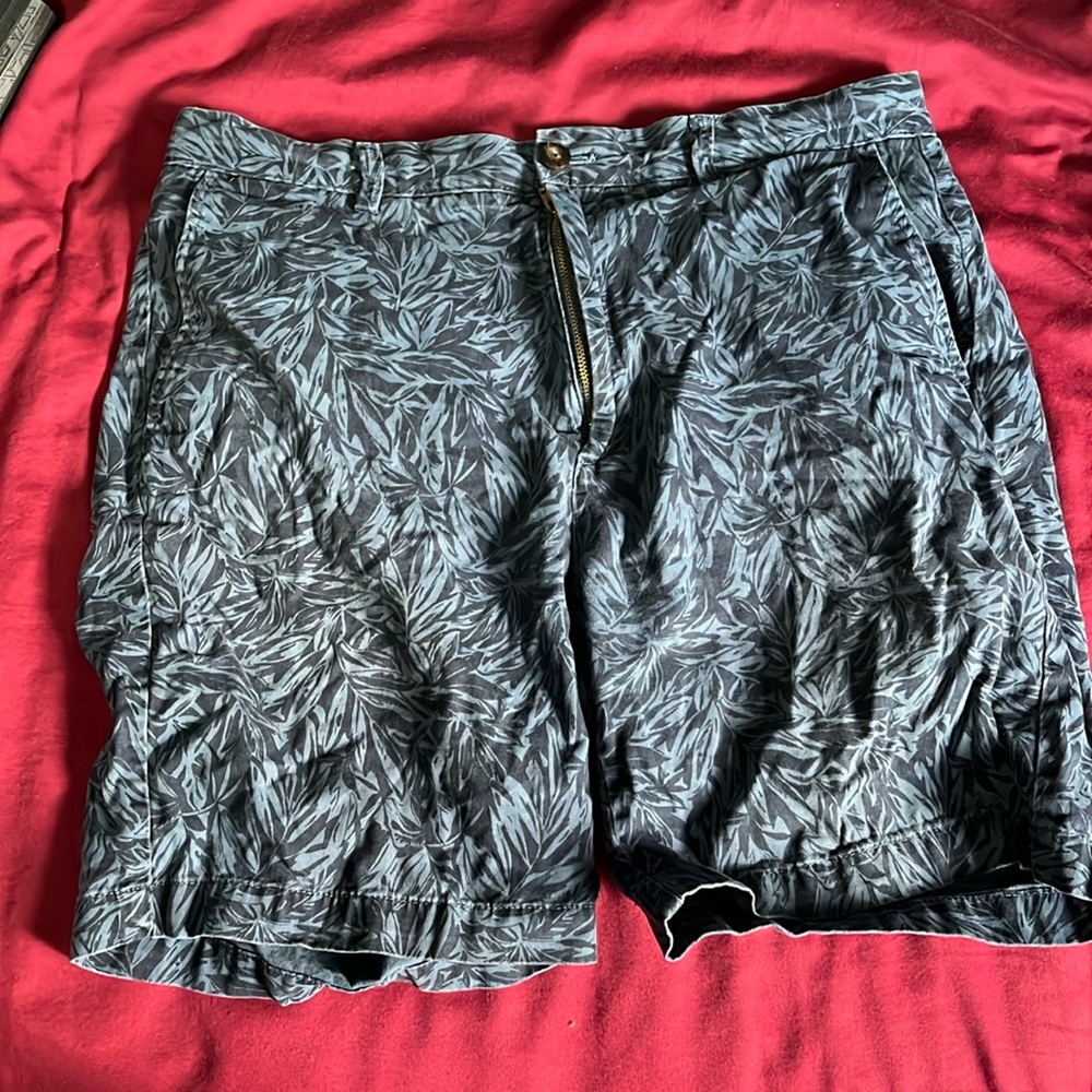 Amazon Essentials 34W Tropical Pattern Shorts